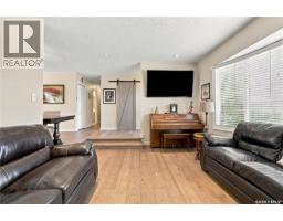 Family room - 222 Smith Road, Saskatoon, SK S7M4Z5 Photo 8