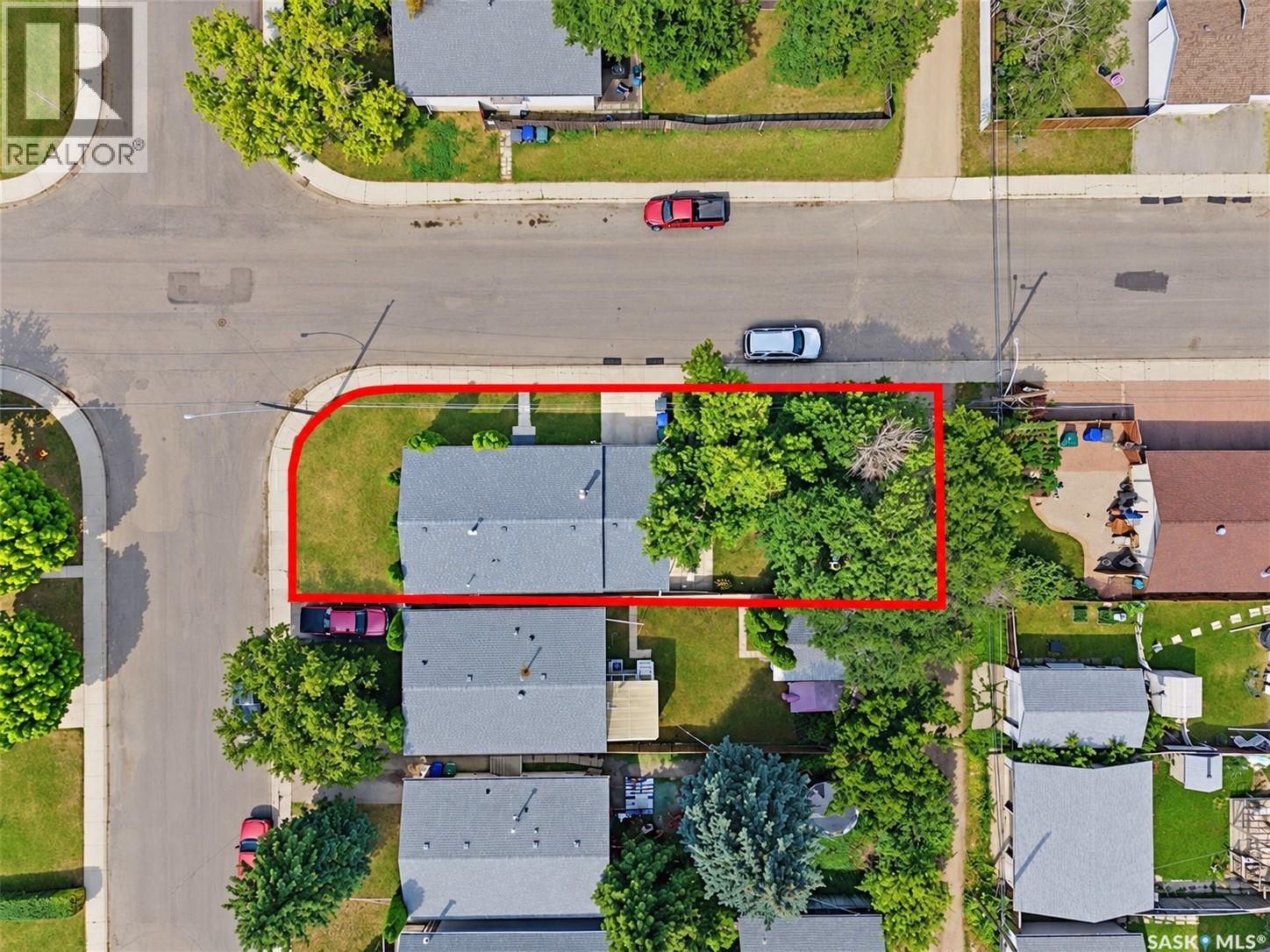 1535 Laura AVENUE - 25