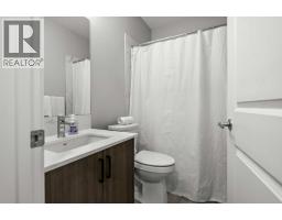243 Silver Spruce Grove SW - photo 32