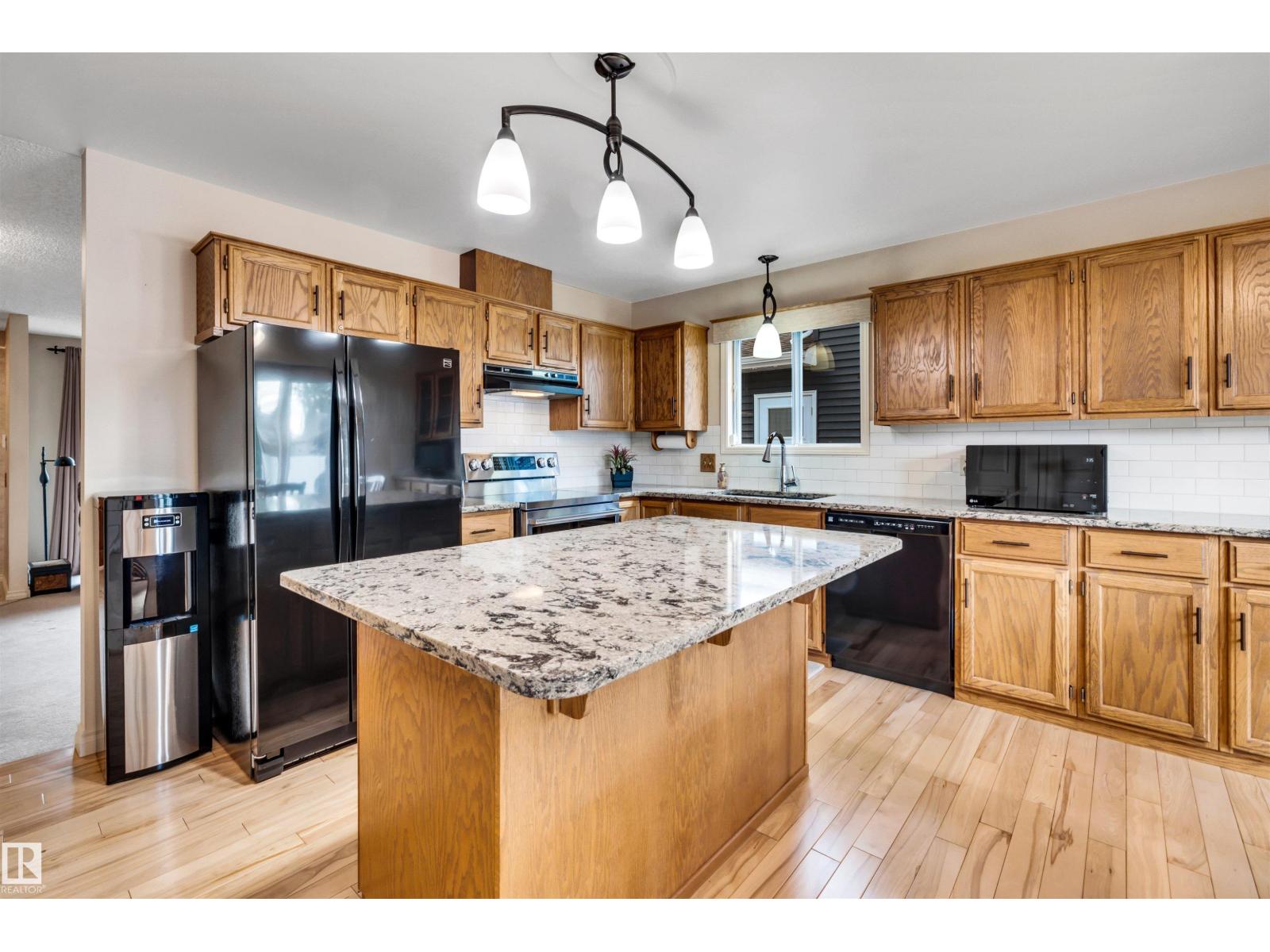 17832 93 Street NW, Lago Lindo — photo 7 of 30: Property photo