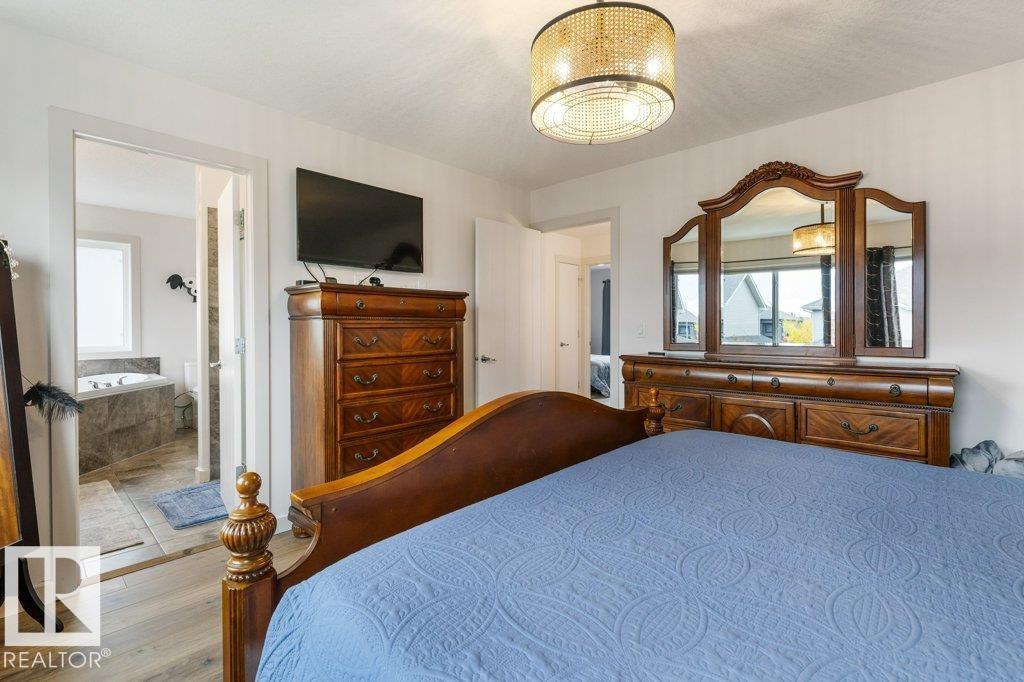 29 NEWGATE WY - 26