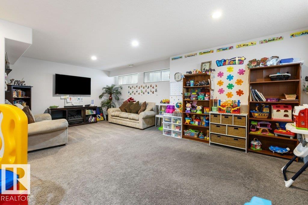 29 NEWGATE WY - 31