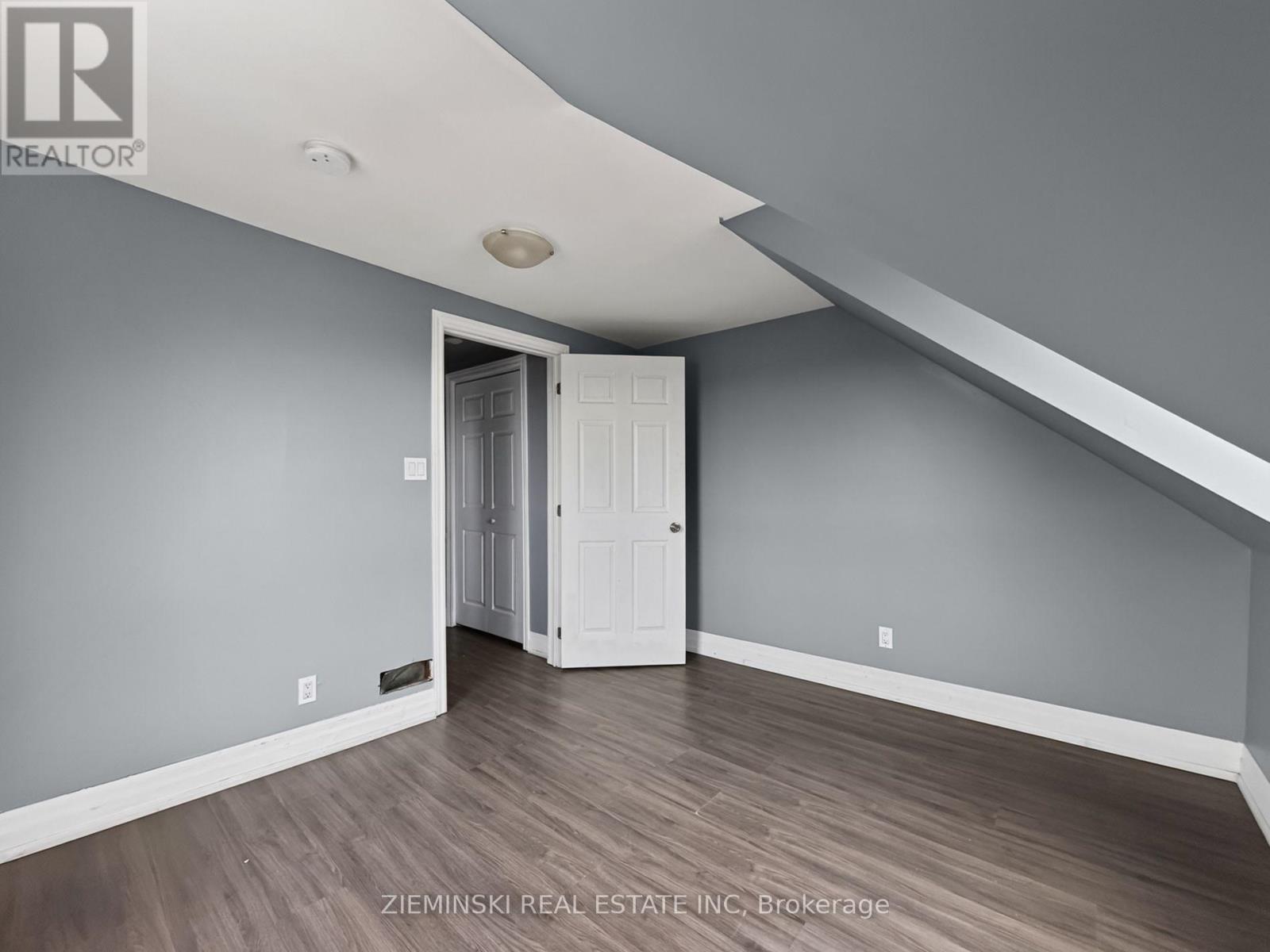 85 MARION STREET - 12