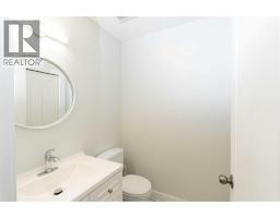 4pc Bathroom - 270 Somerside Park Sw, Calgary, AB T2Y3G5 Photo 7