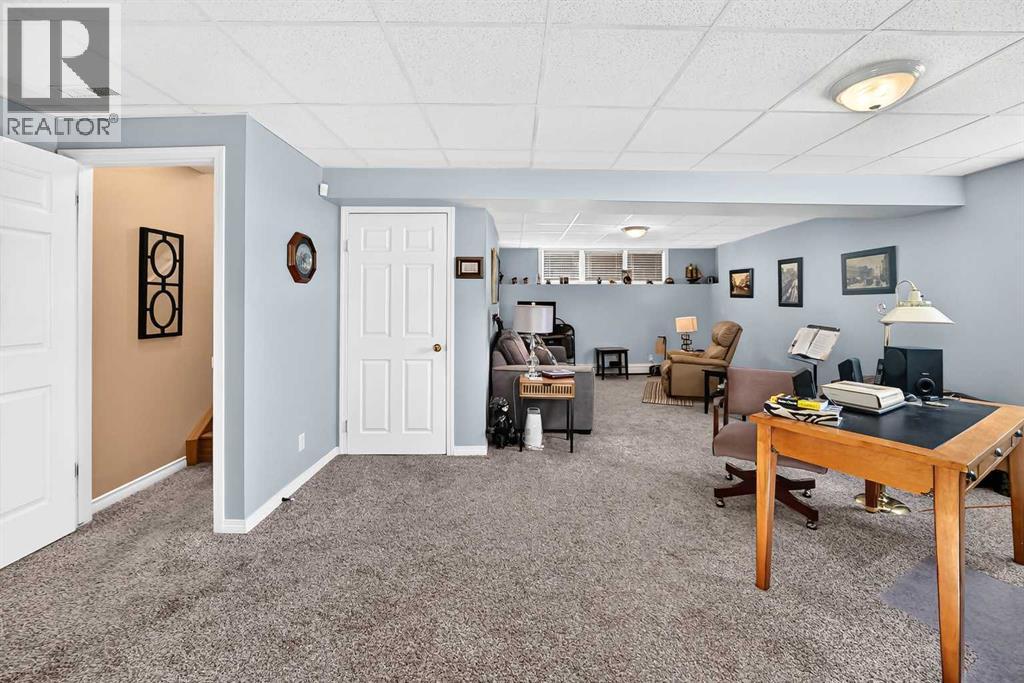 84 TUSCANY VALLEY Drive NW - 32
