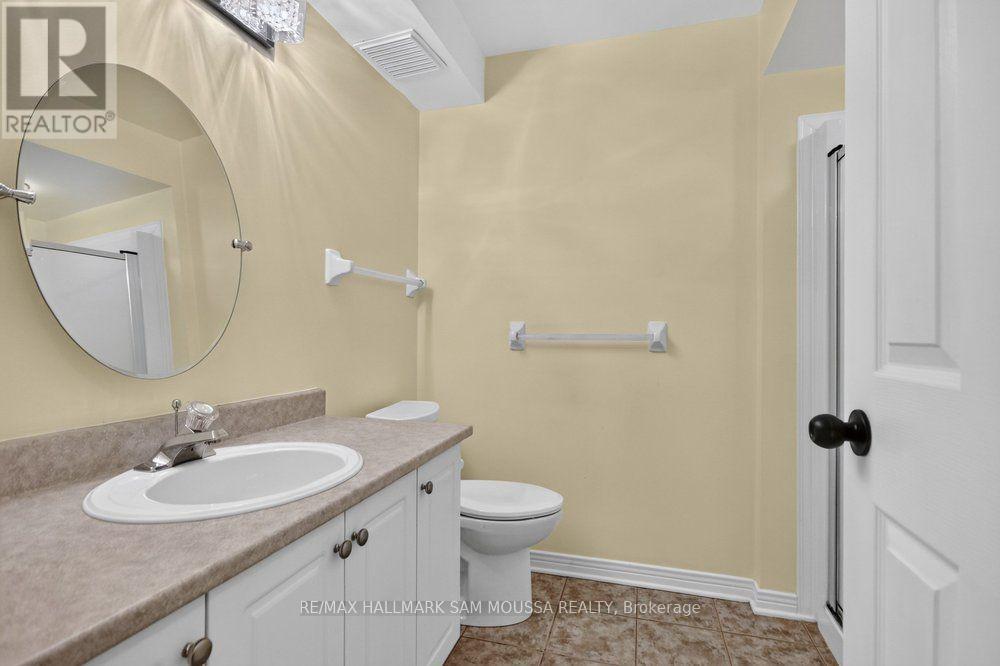 19 COLCHESTER SQUARE - Image 31