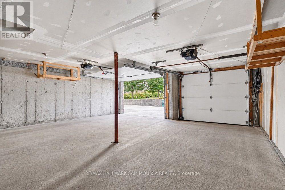 19 COLCHESTER SQUARE - 38