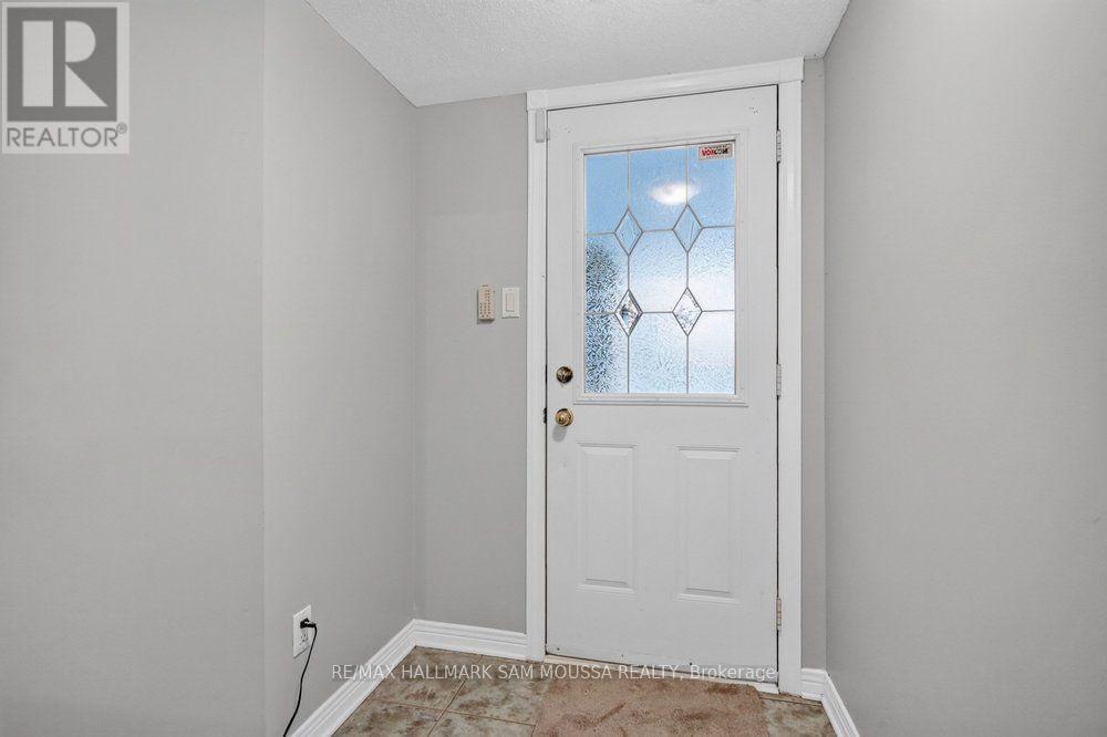 19 COLCHESTER SQUARE - 4