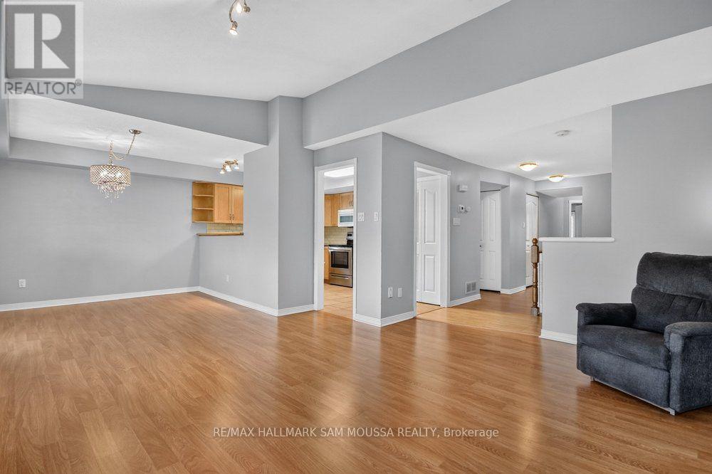 19 COLCHESTER SQUARE - Image 6