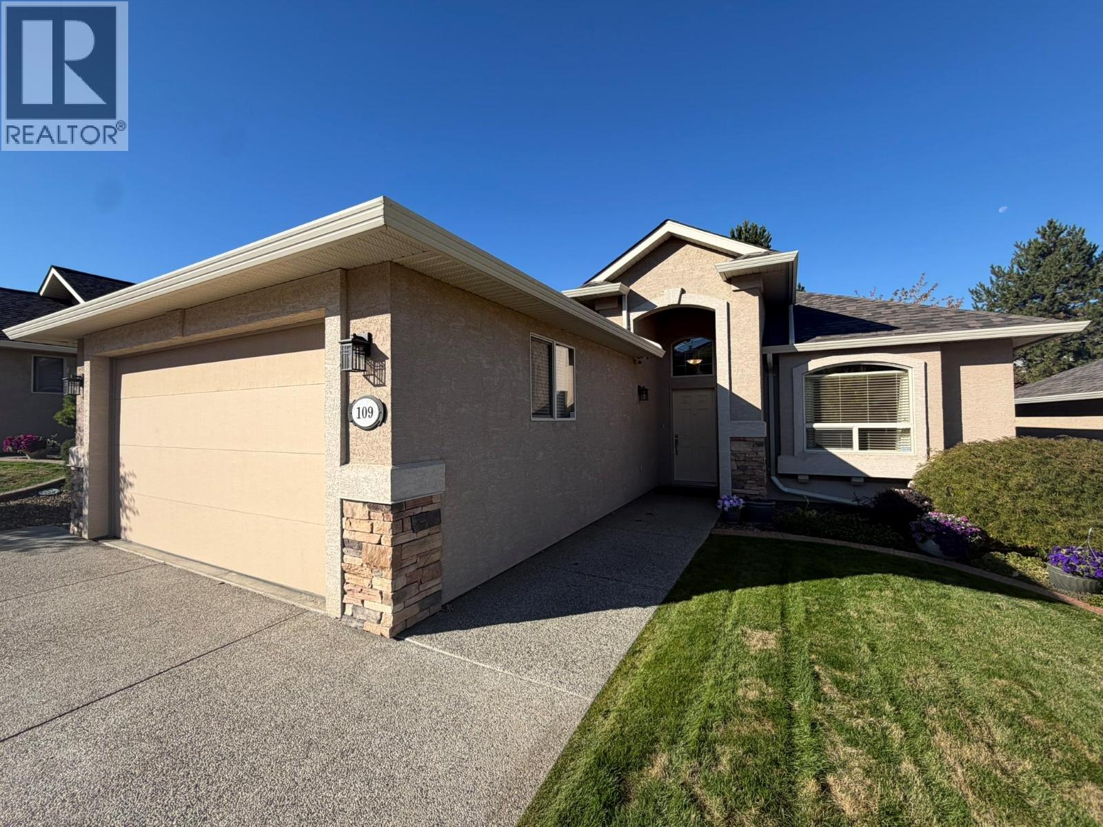 #109 901 Middleton Way - 12