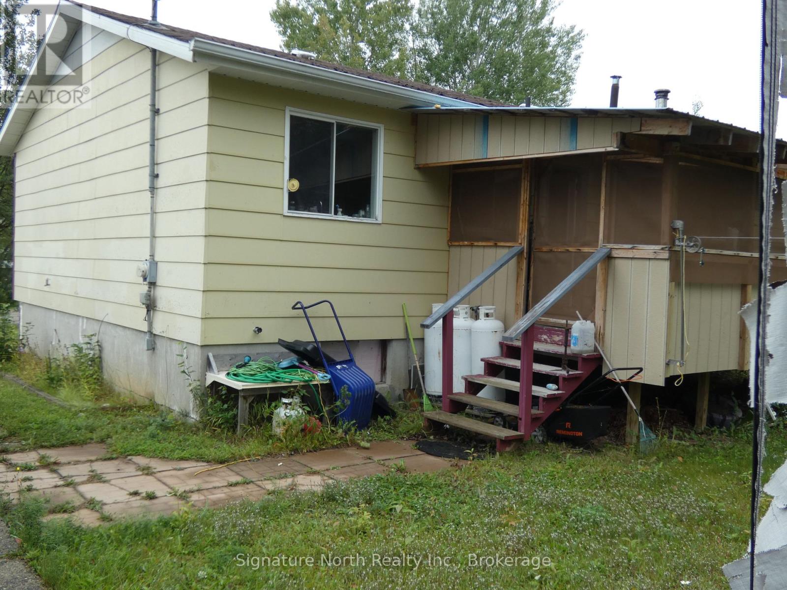 423 BIRCH CRESCENT - 22