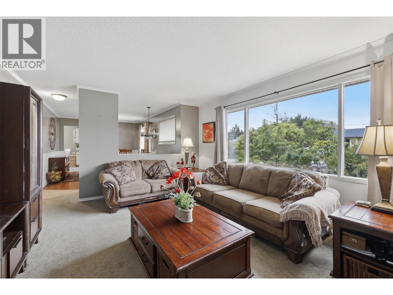 723 Moody Place - Image 4