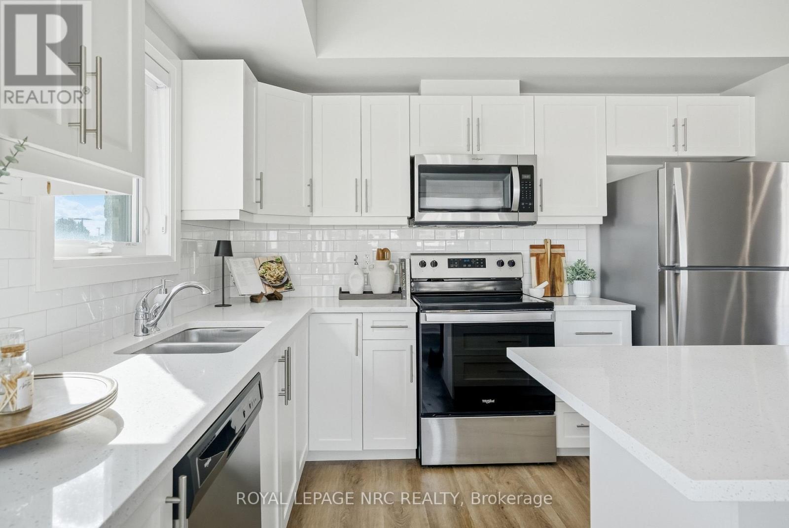 #109 120 SUMMERSIDES BOULEVARD - Image 15