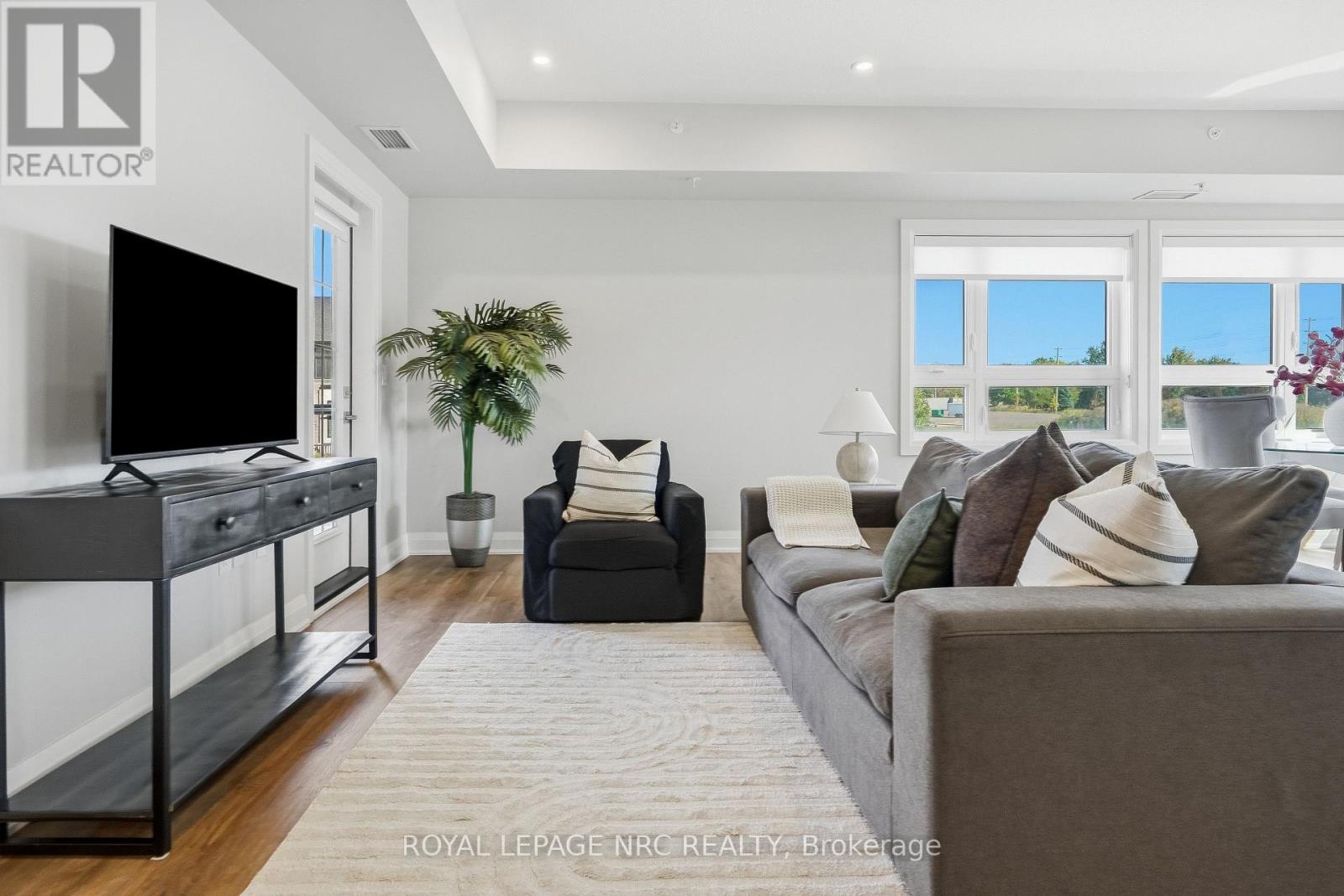 #109 120 SUMMERSIDES BOULEVARD - Image 7