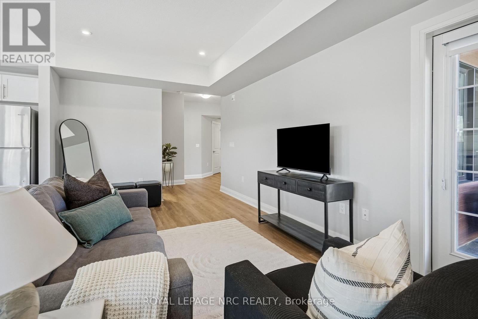 #109 120 SUMMERSIDES BOULEVARD - Image 9