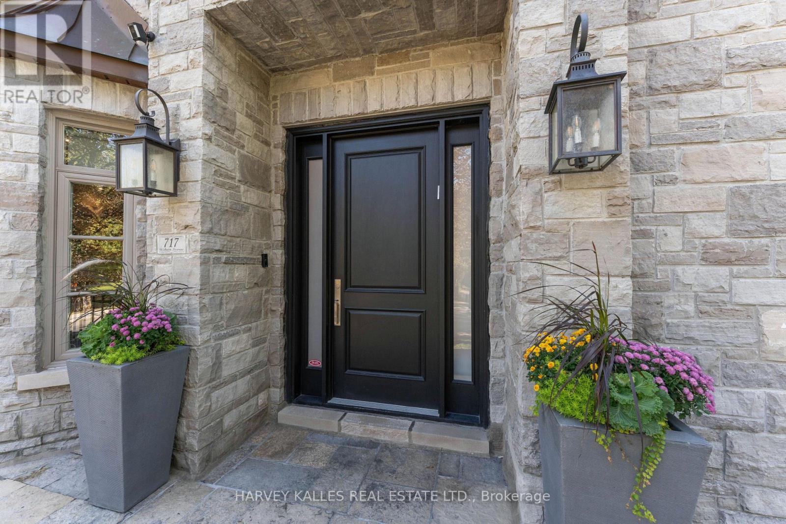 717 WOBURN AVENUE - 2