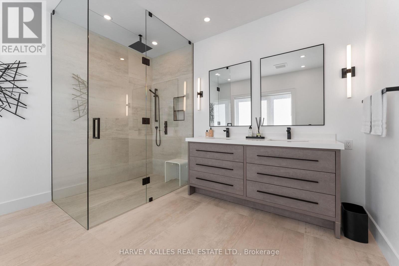 717 Woburn Avenue, Toronto, ON photo 32
