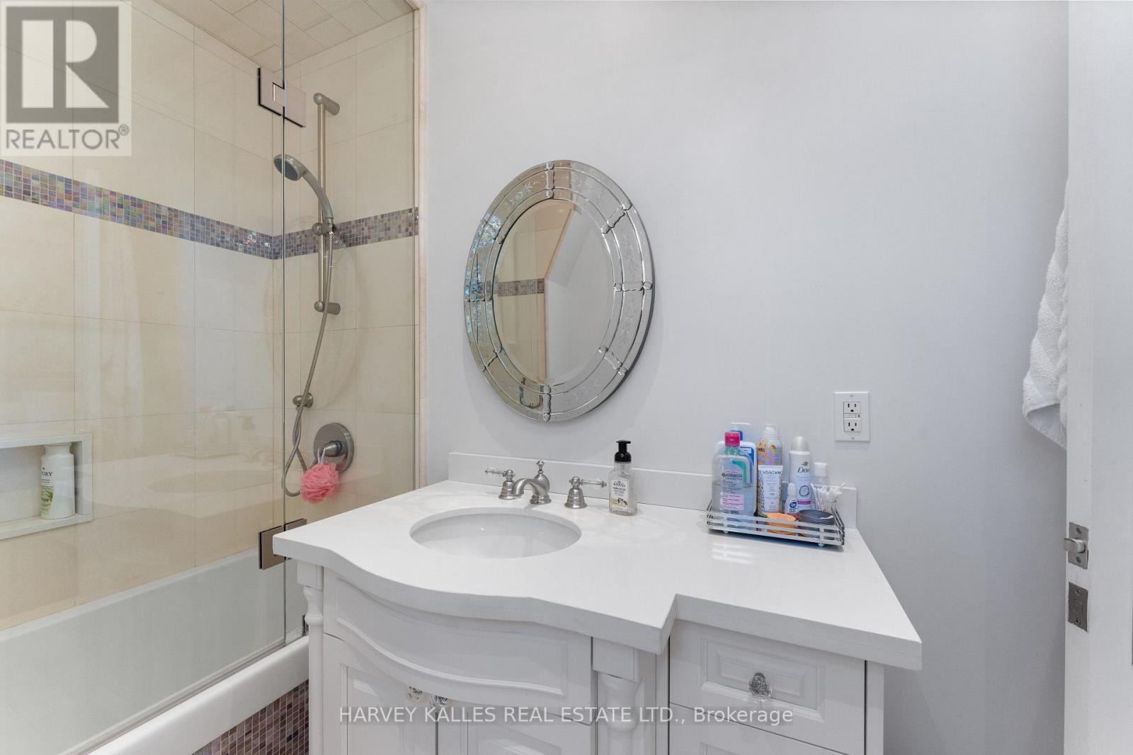 717 WOBURN AVENUE - 35