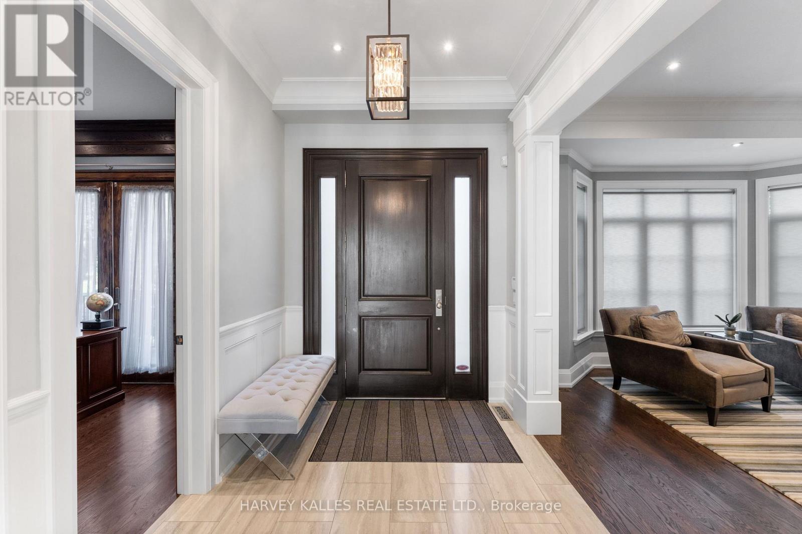 717 Woburn Avenue, Toronto, ON photo 4