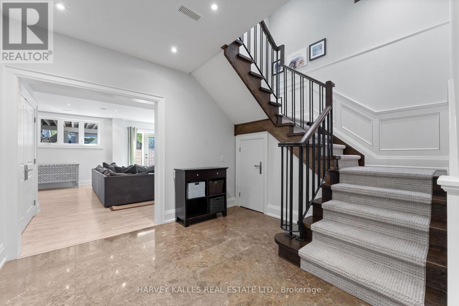 717 WOBURN AVENUE - 40