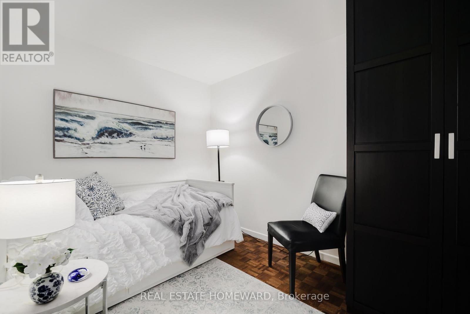 203- 575 Avenue Road, Toronto, ON photo 19