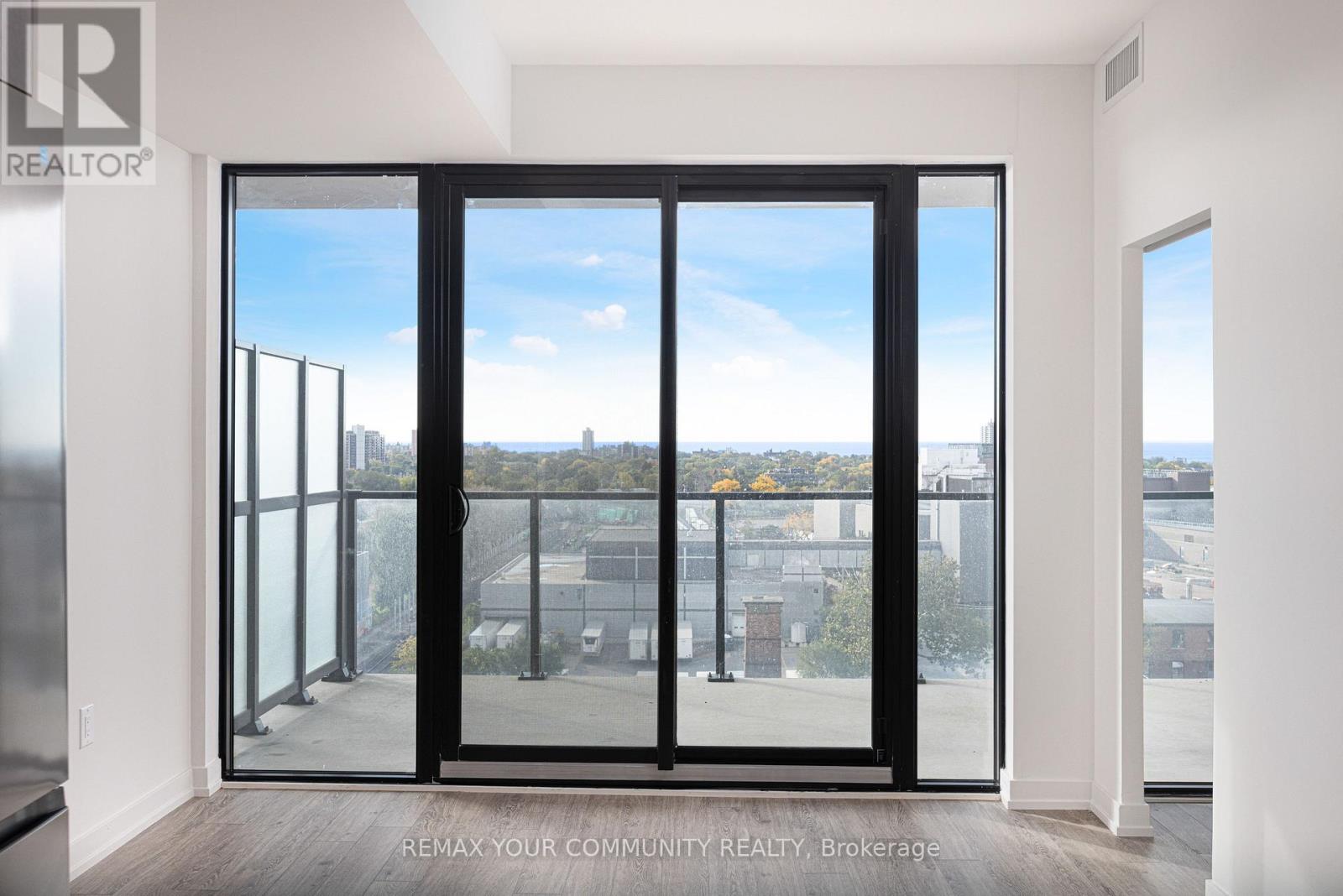 #1005 181 STERLING ROAD - Image 11