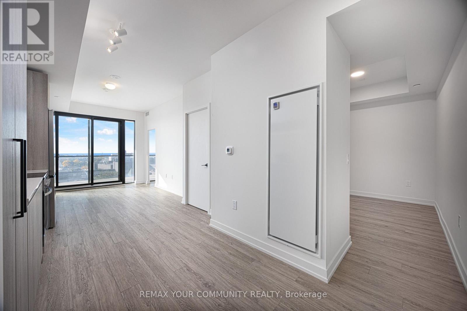 #1005 181 STERLING ROAD - Image 9