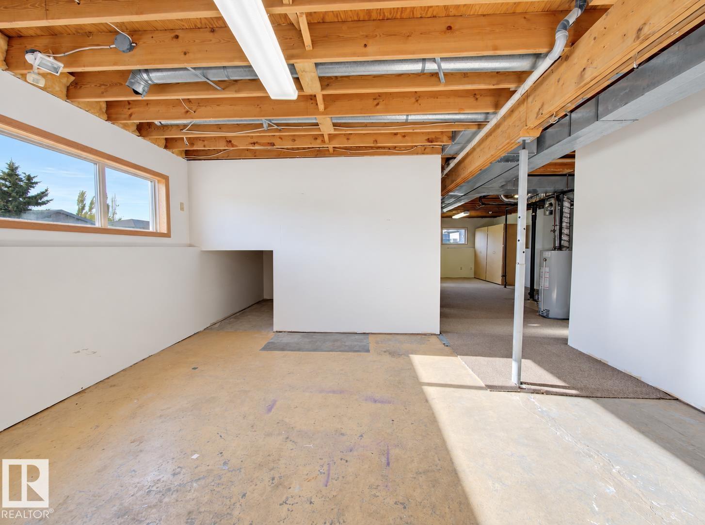 5503 44 ST - 27