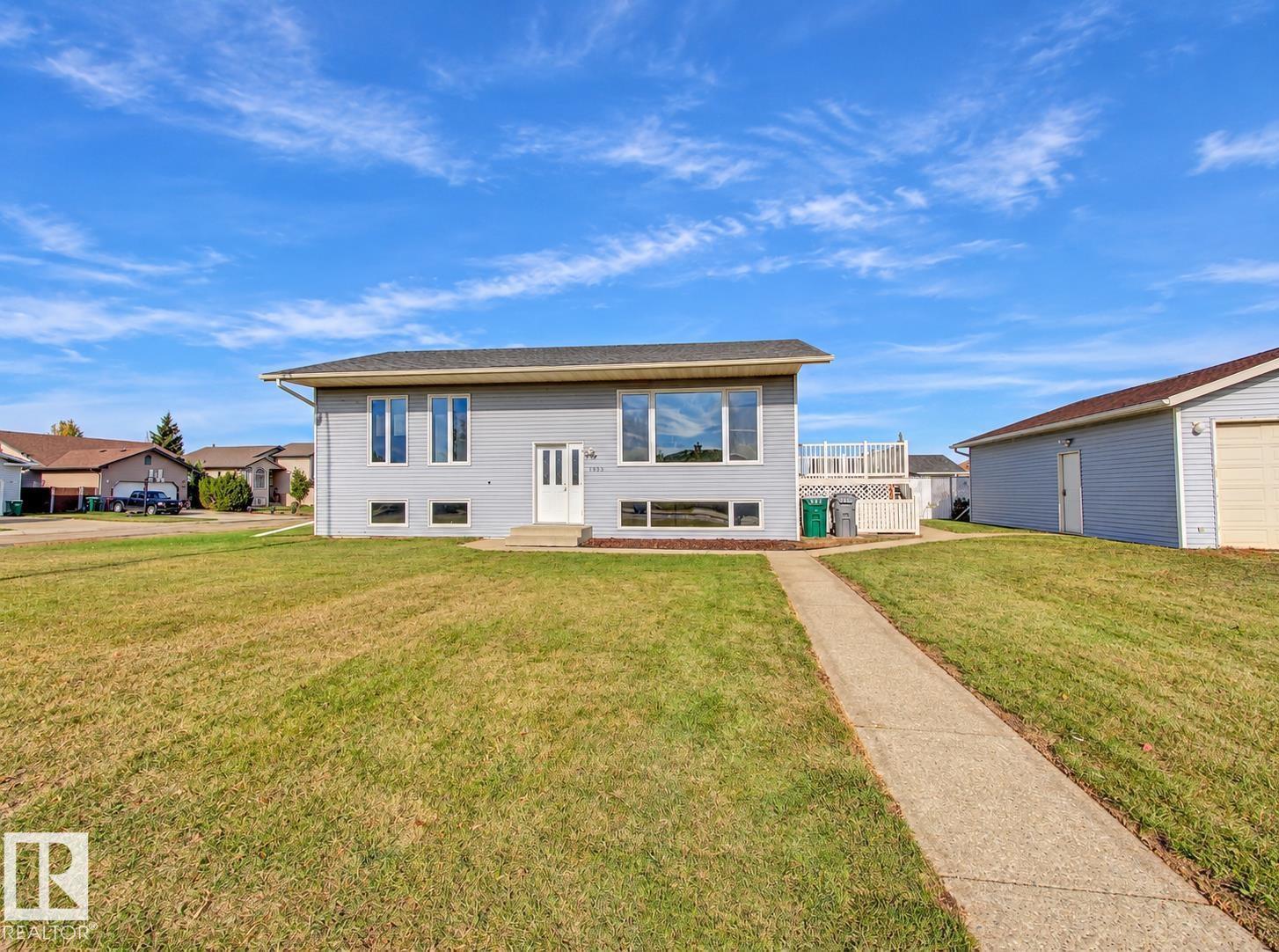 5503 44 ST - 3
