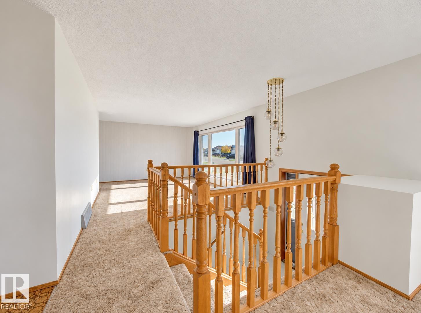 5503 44 ST - 4