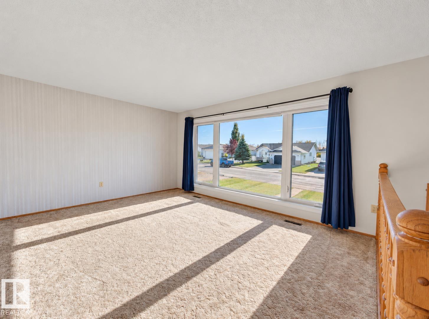 5503 44 ST - 5