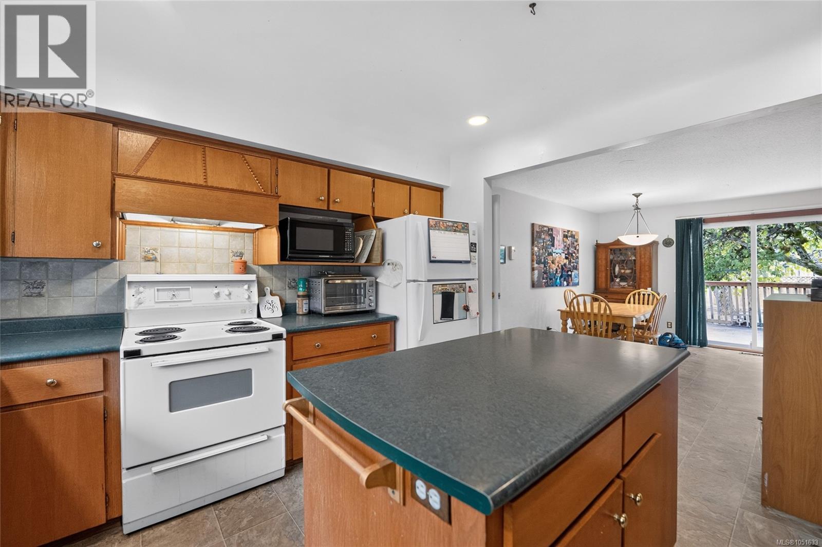 2025 Forest Dr - 5