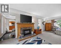 Living room - 2025 Forest Dr, Nanaimo, BC V9S2R6 Photo 11