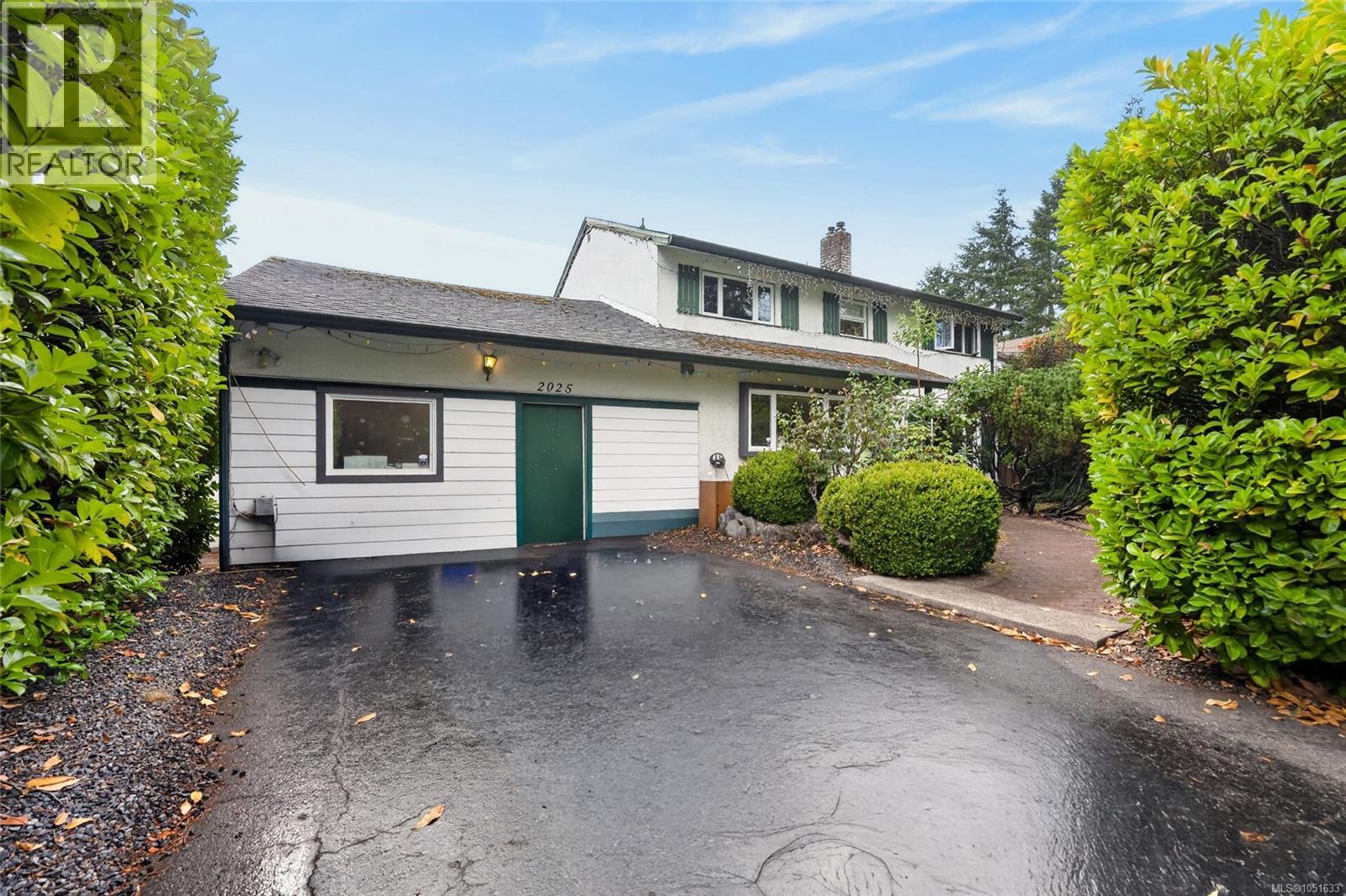 2025 Forest Dr - 1