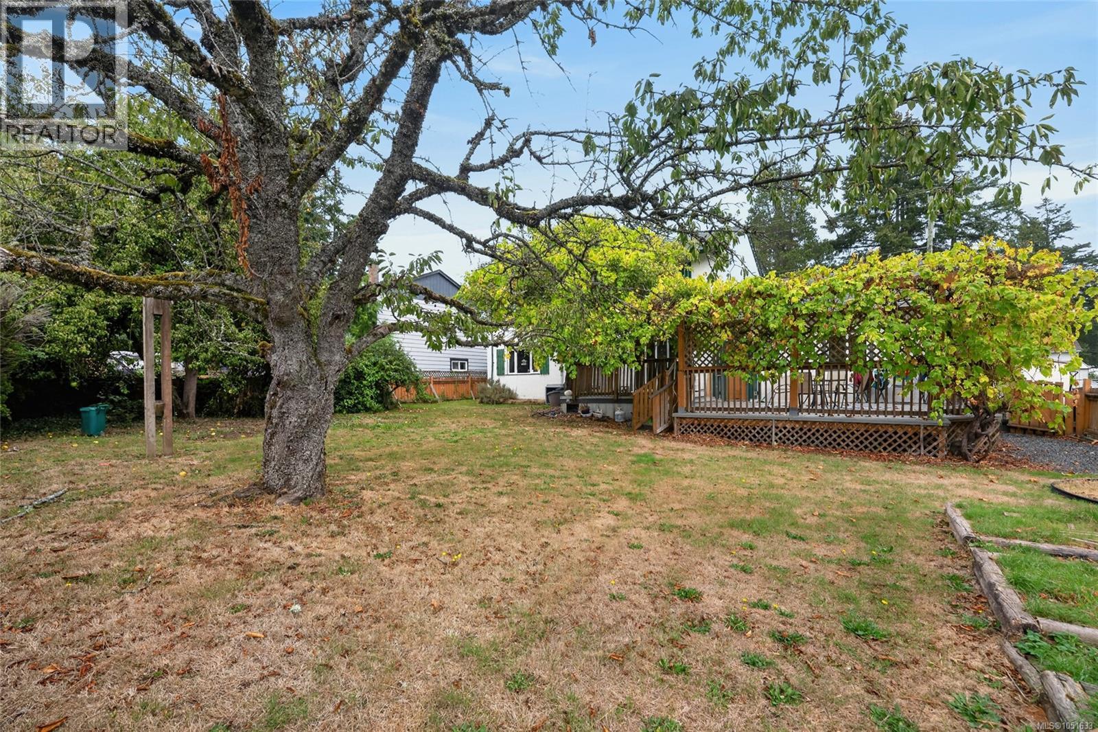 2025 Forest Dr - Image 35