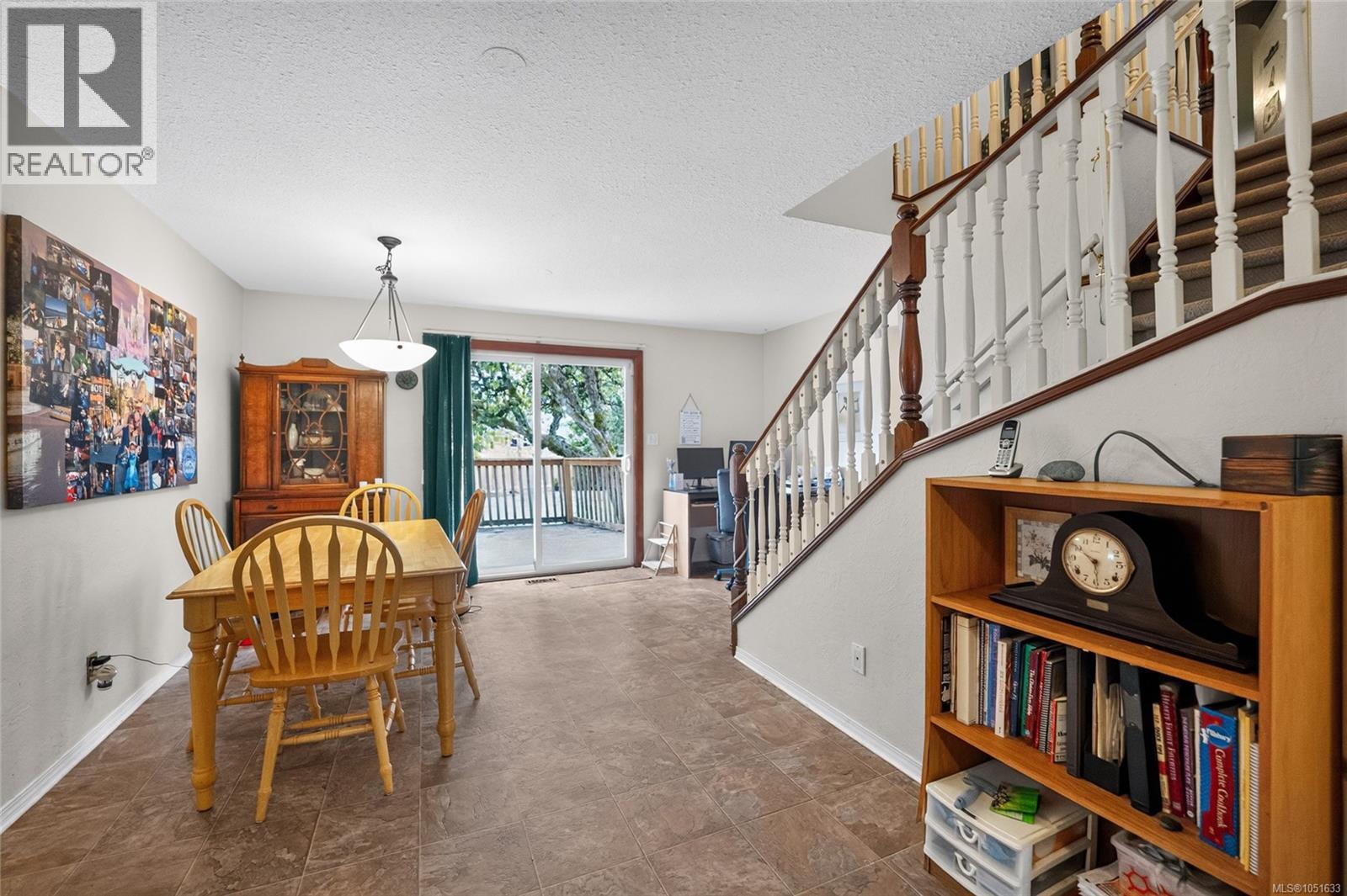 2025 Forest Dr - Image 6