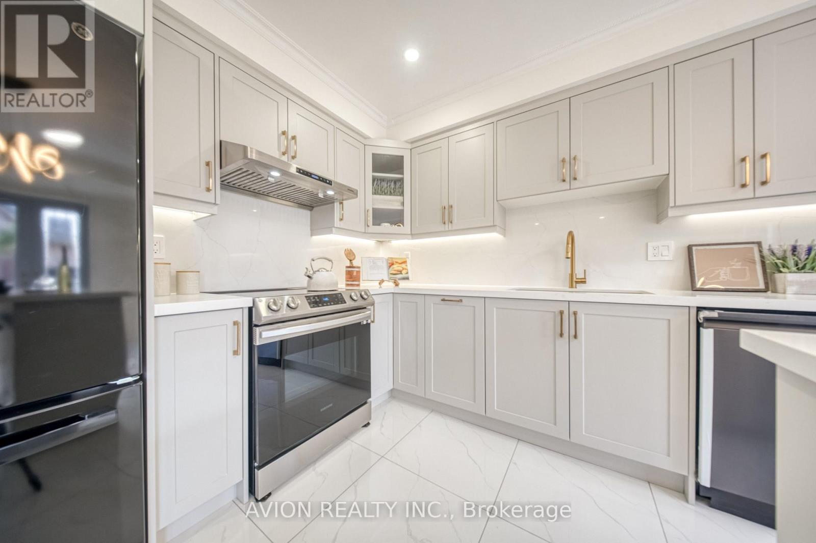 741 BUR OAK AVENUE - 17