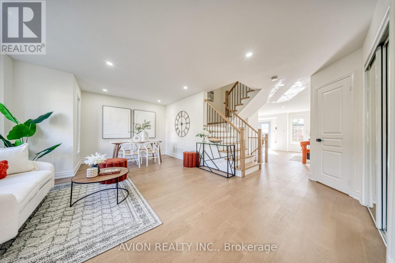 741 Bur Oak Avenue, Markham, ON photo 4