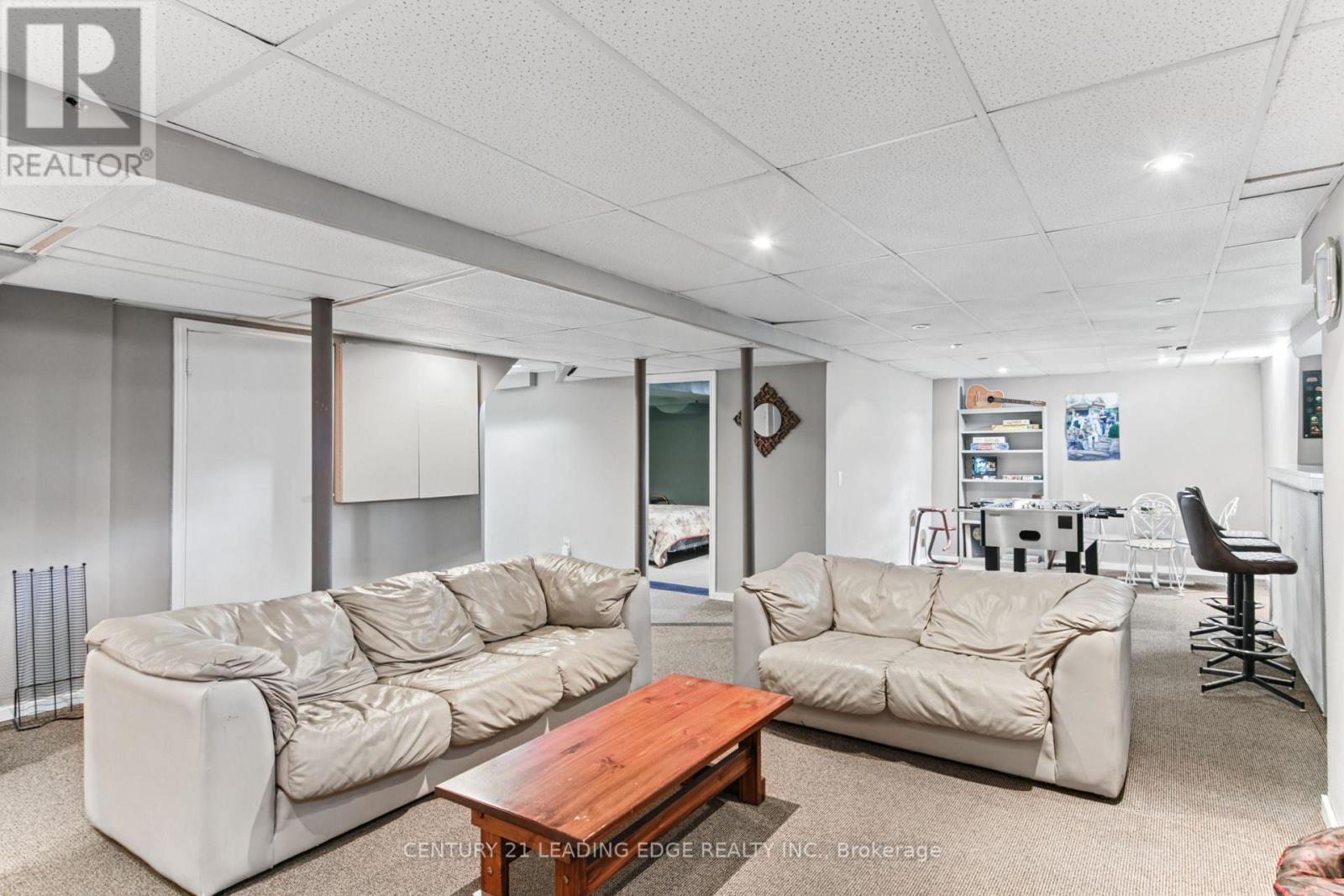 35 HARTWELL WAY - 40