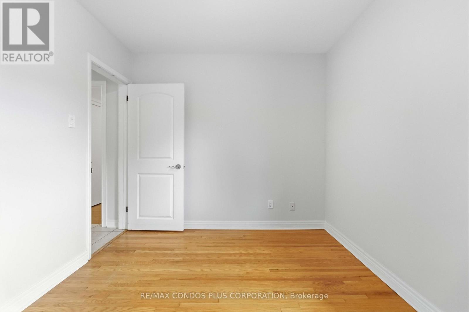 122 Wyndale Drive, Toronto, ON photo 23
