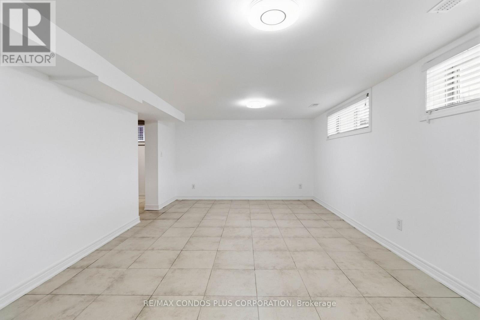 122 Wyndale Drive, Toronto, ON photo 27