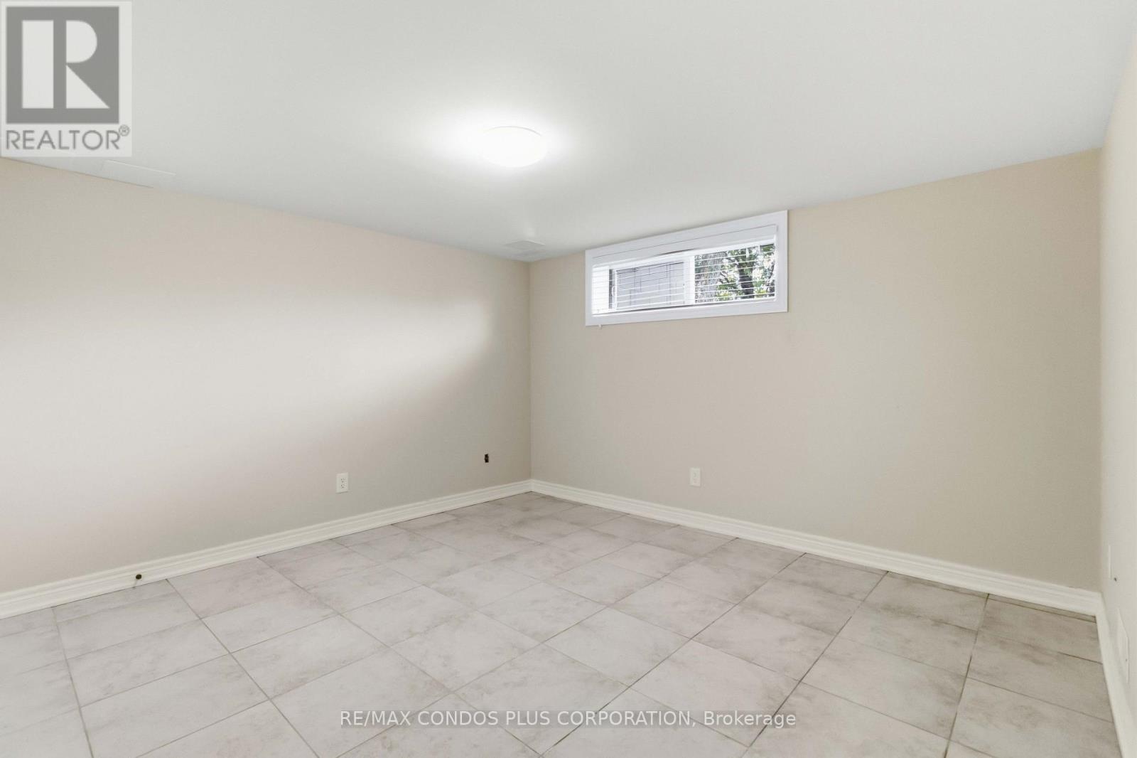122 WYNDALE DRIVE - 30