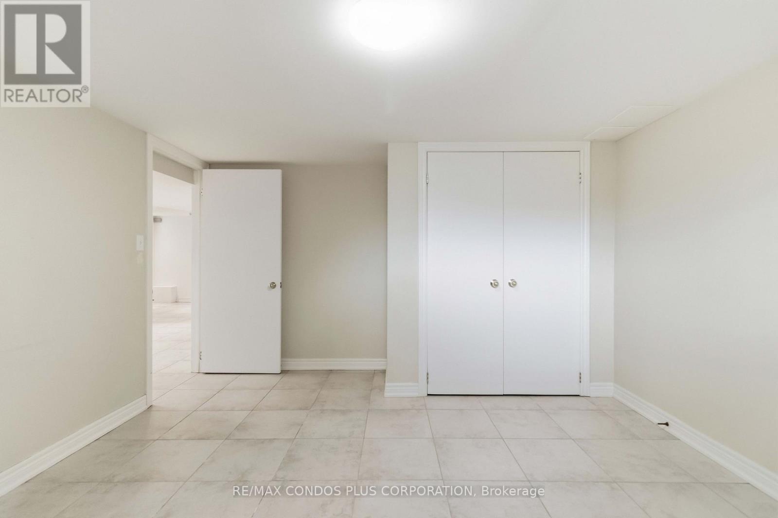 122 Wyndale Drive, Toronto, ON photo 32
