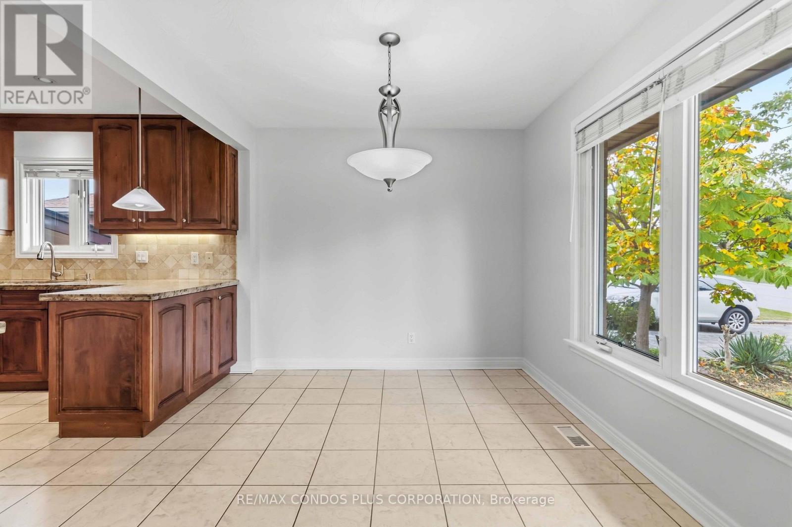 122 WYNDALE DRIVE - 9