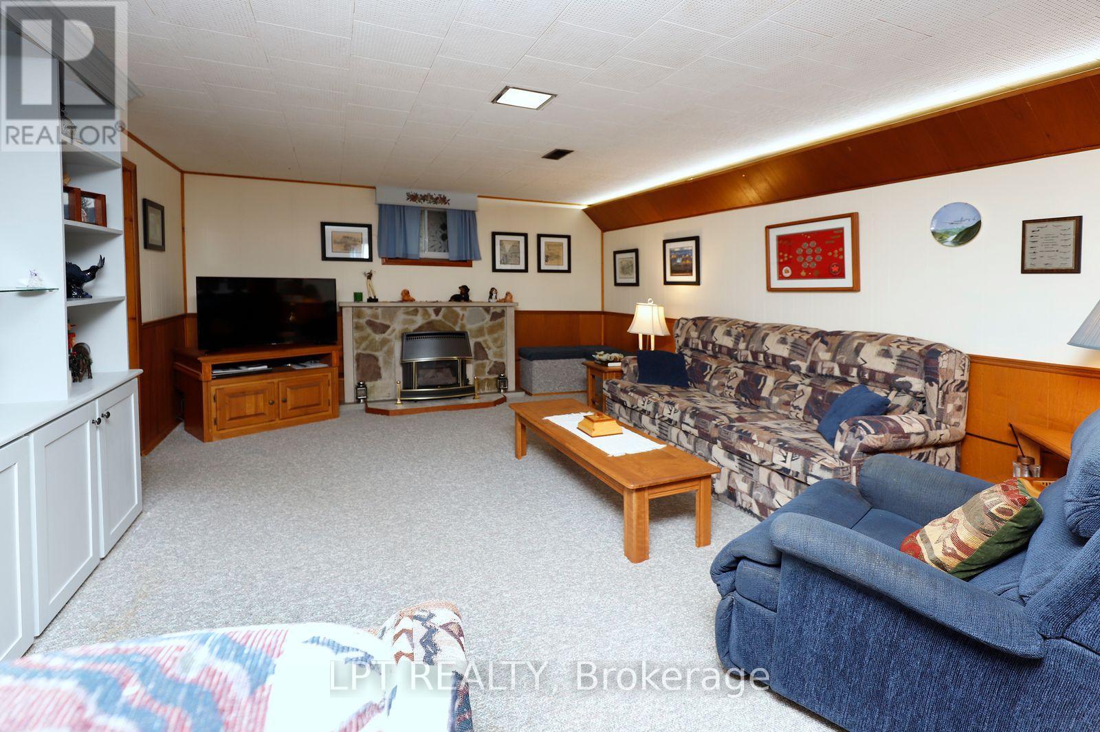 37 MCGILVRAY CRESCENT W - Image 29
