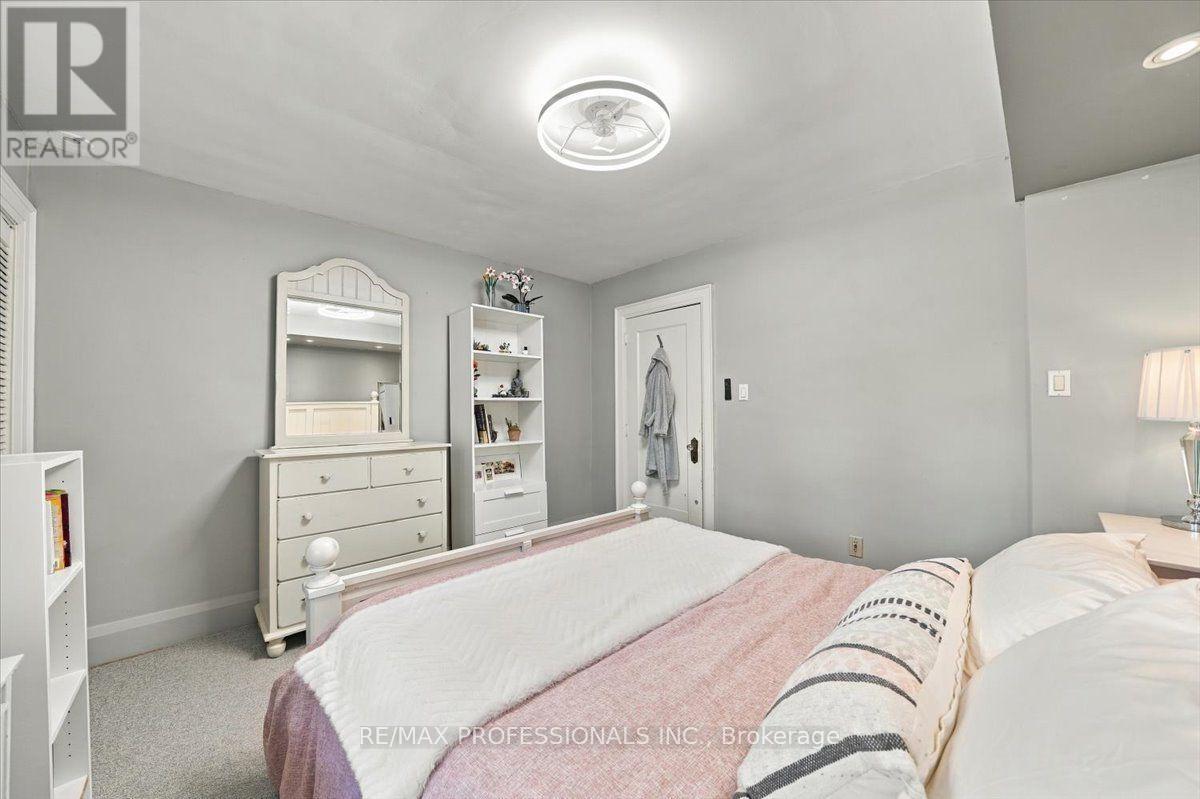 17 King Georges Road, Toronto, ON photo 33