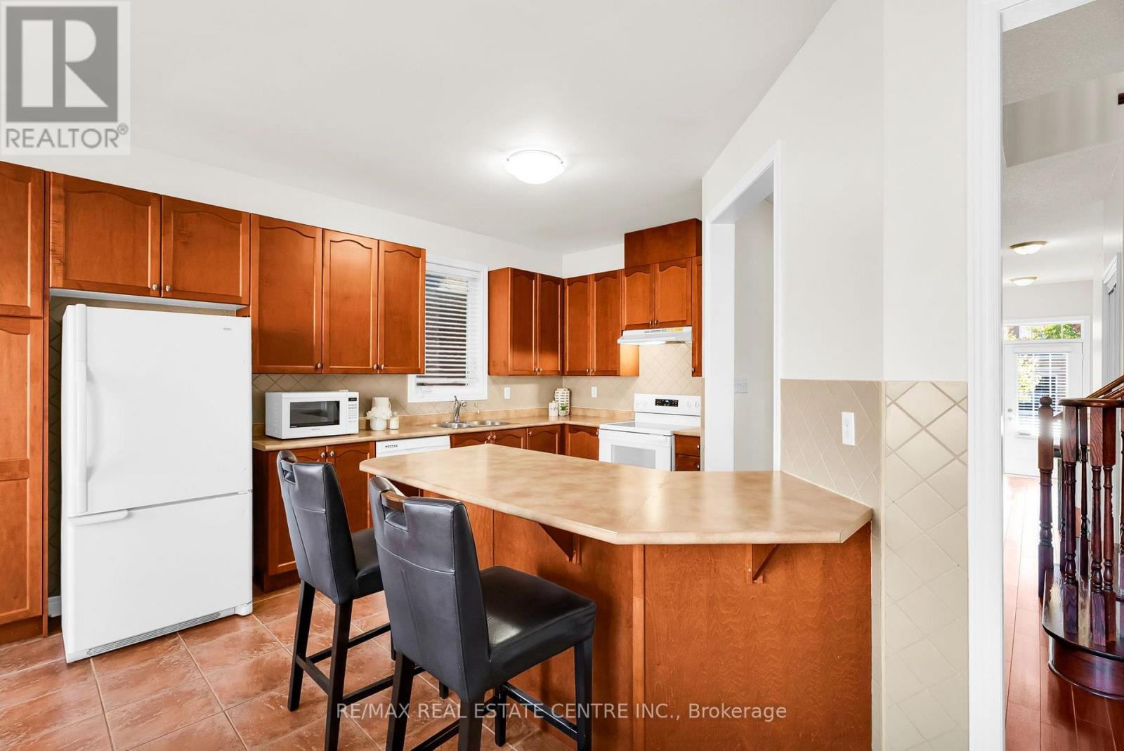 43 DELPHINIUM WAY - Image 12