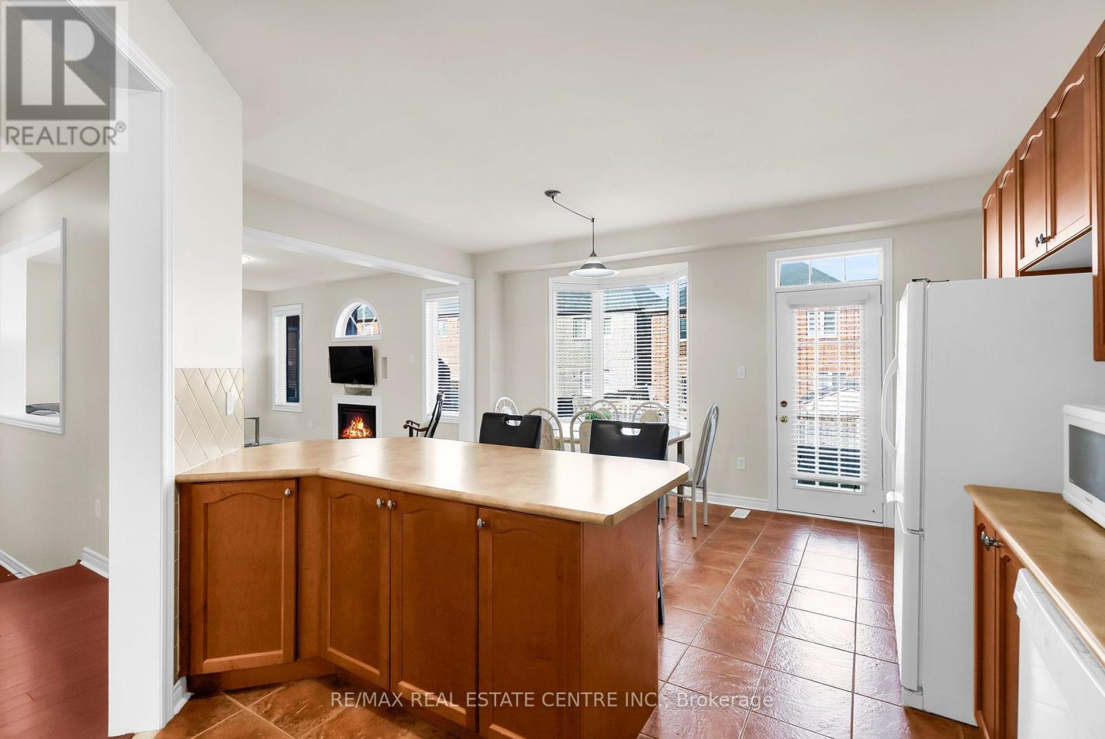 43 DELPHINIUM WAY - Image 16