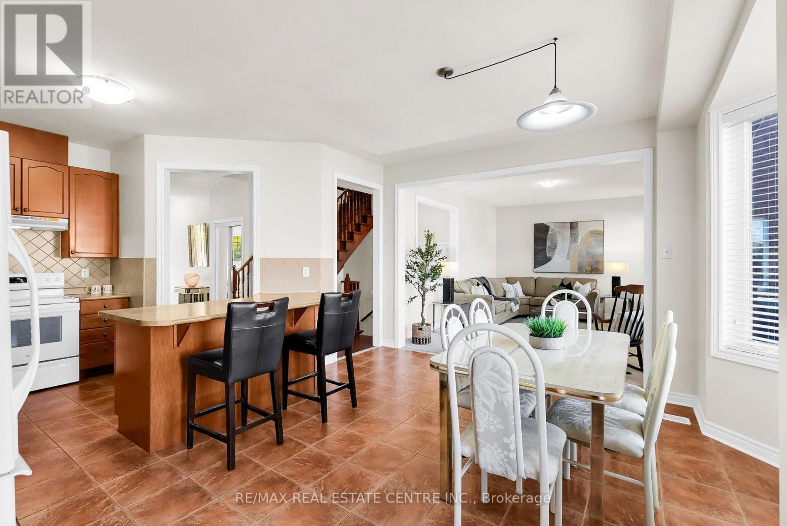 43 DELPHINIUM WAY - Image 18