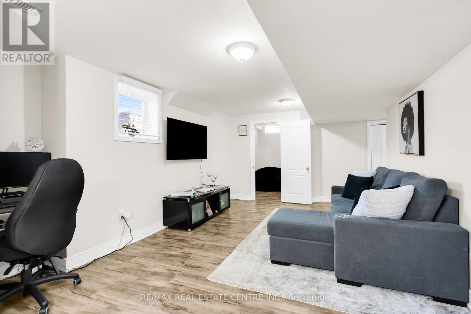 43 DELPHINIUM WAY - Image 38